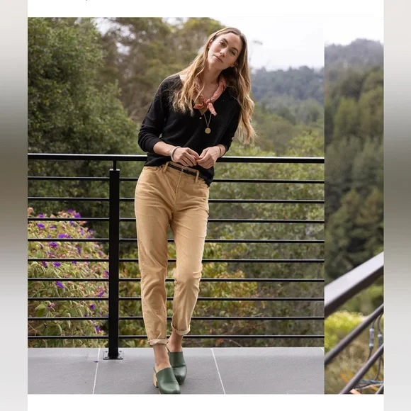 Carve Designs Carson Cord in Camel Size 6 - Picture 5 of 6